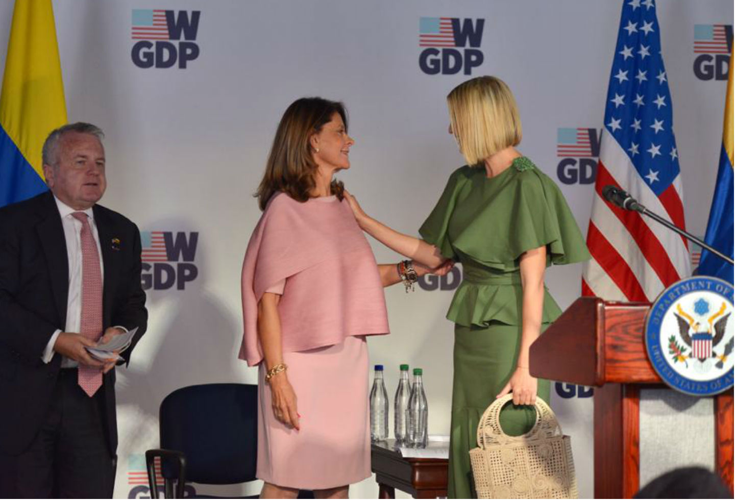 Bolso que usó Ivanka Trump en Colombia