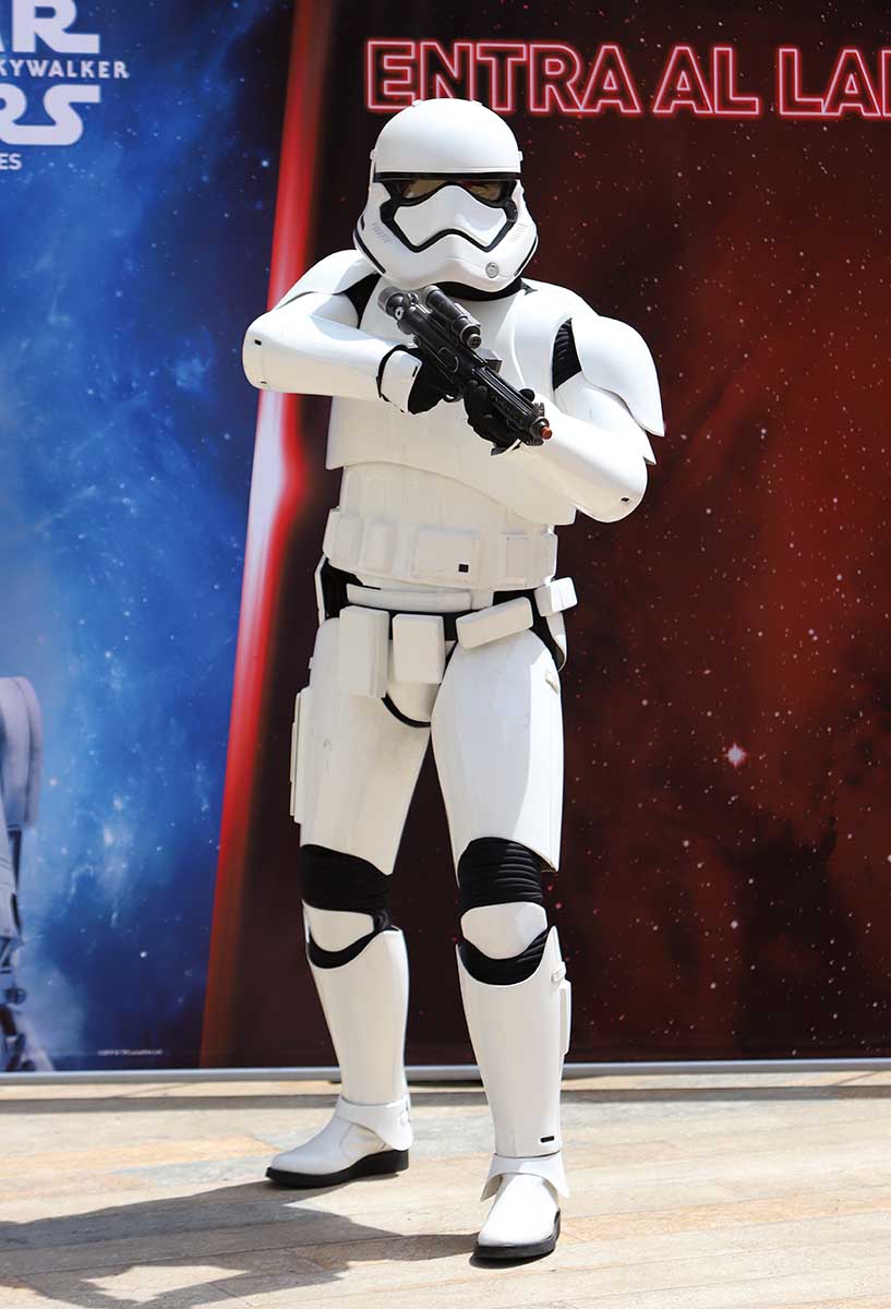 Fans de 'Star Wars Colombia' caracterizados como los personajes de la saga
