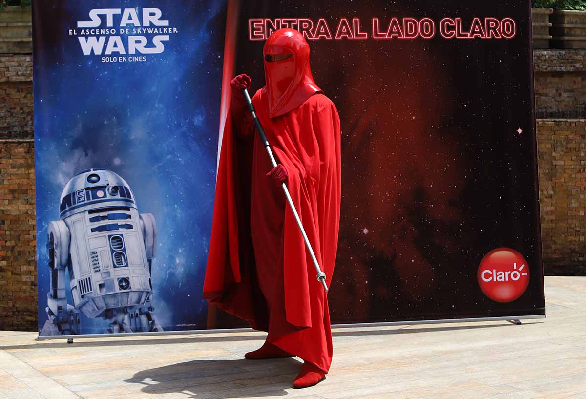Fans de 'Star Wars Colombia' caracterizados como los personajes de la saga