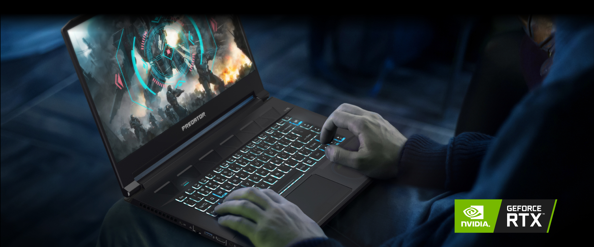 Gamer jugando en el Predator Triton 500