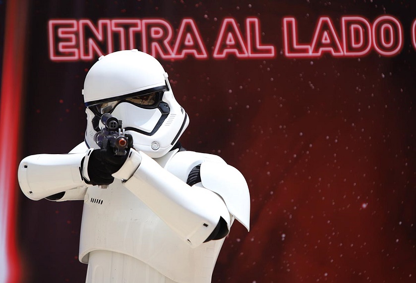 Fans de 'Star Wars Colombia' caracterizados como los personajes de la saga
