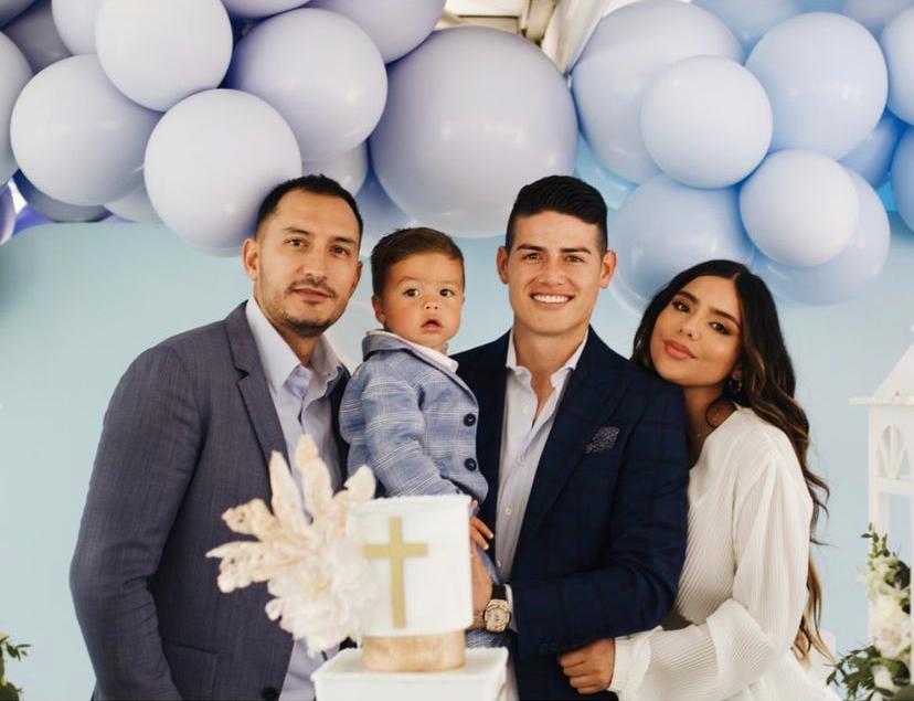James Rodríguez en el bautizo de Samuel