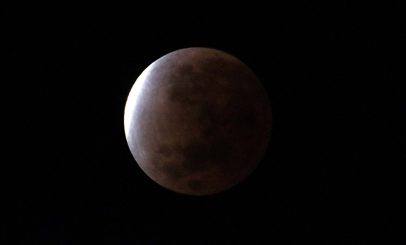 Eclipse de Luna casi total