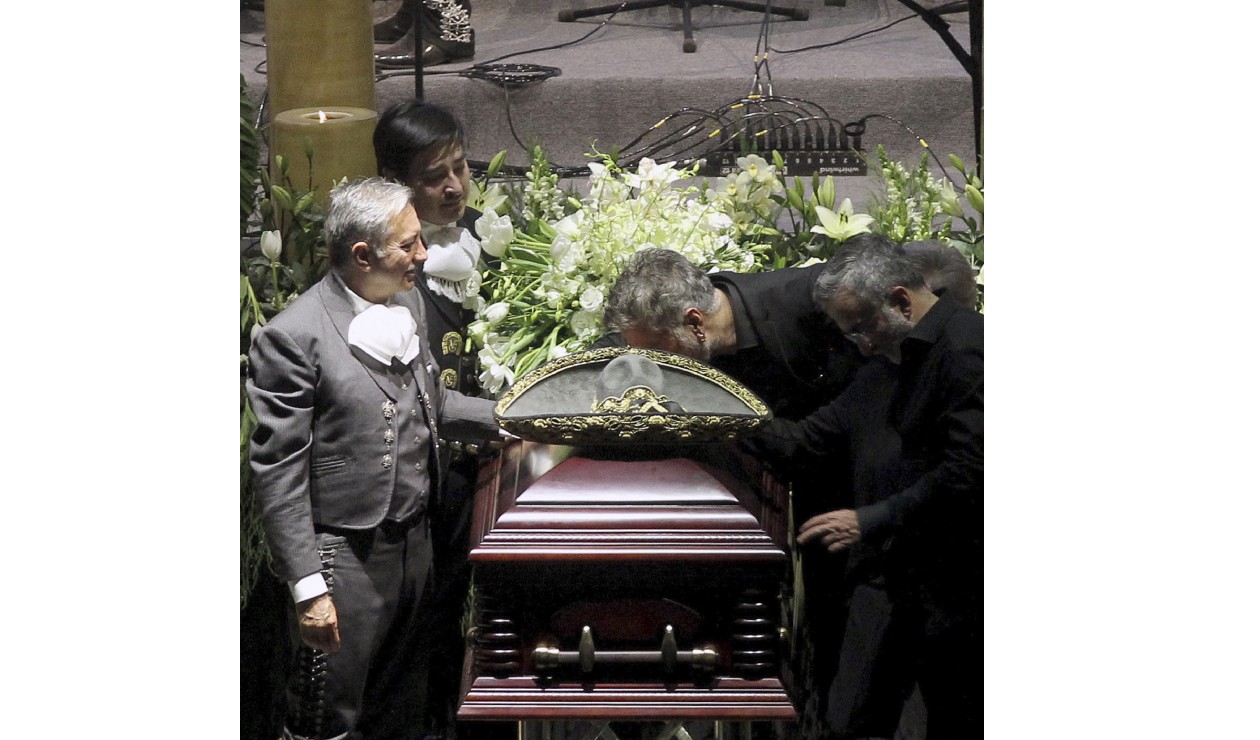 Funeral de Vicente Fernández
