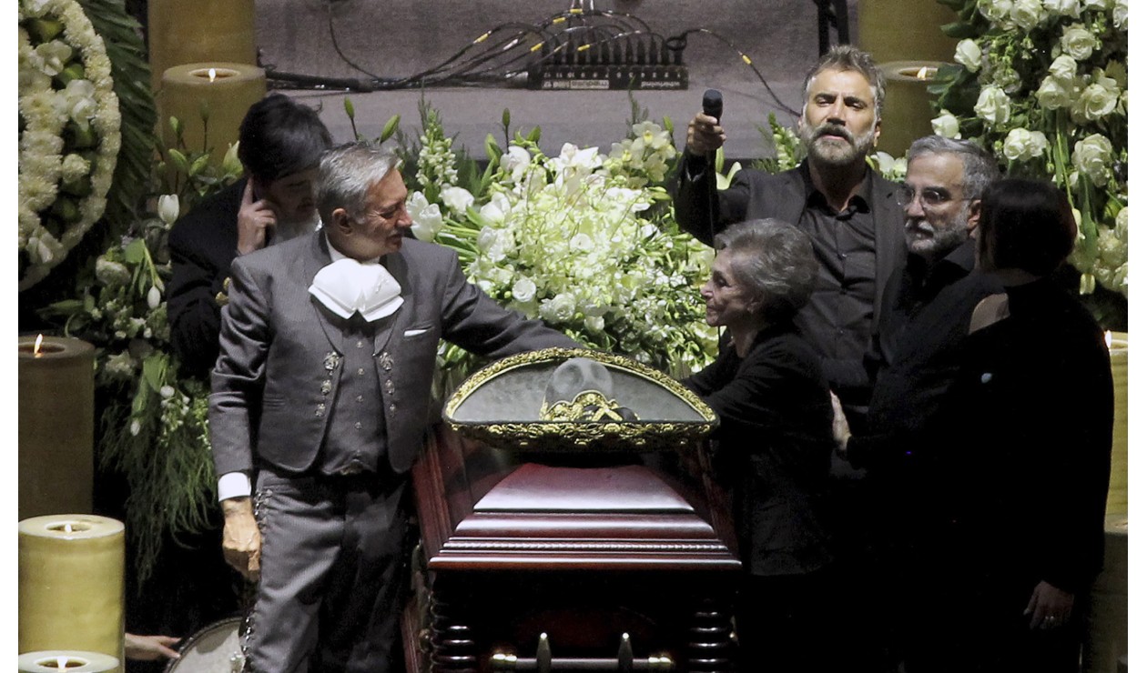Funeral de Vicente Fernández