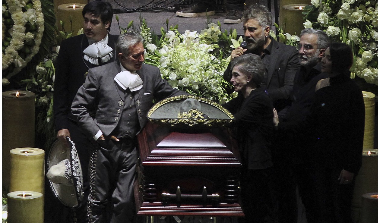 Funeral de Vicente Fernández