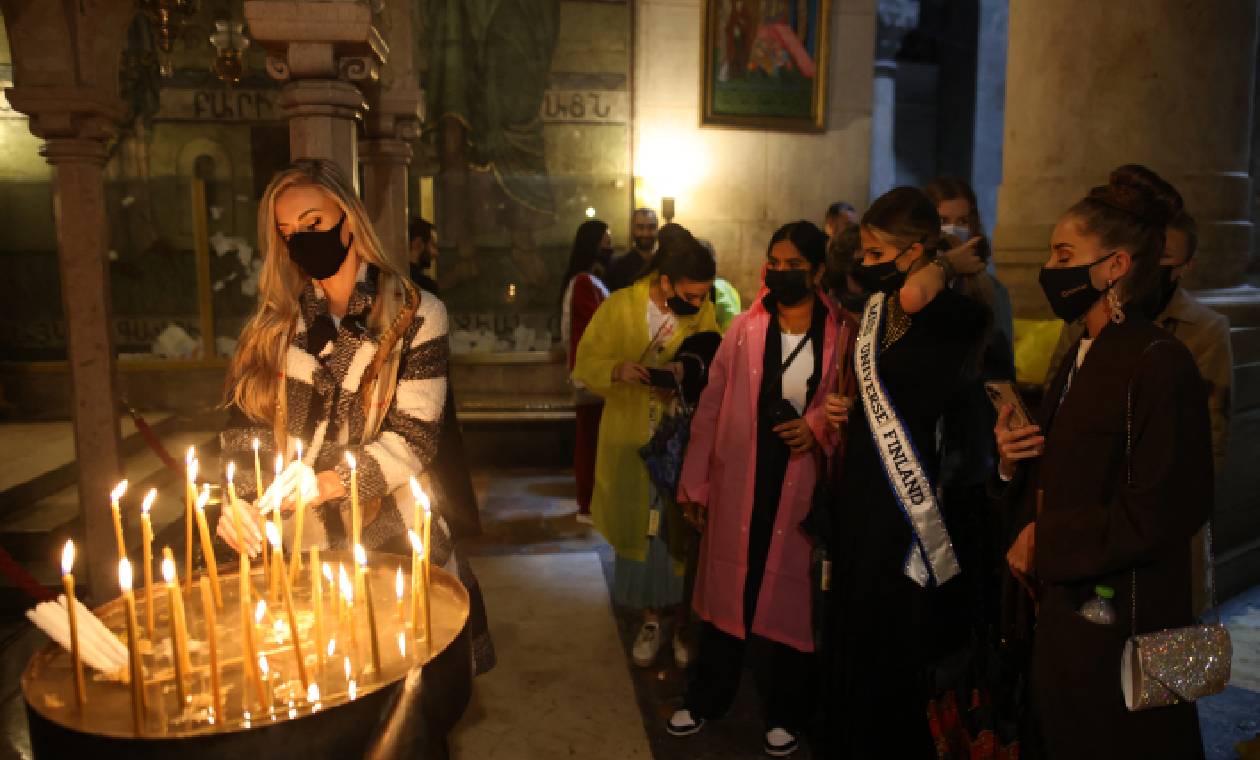 Miss Universo en el Santo Sepulcro