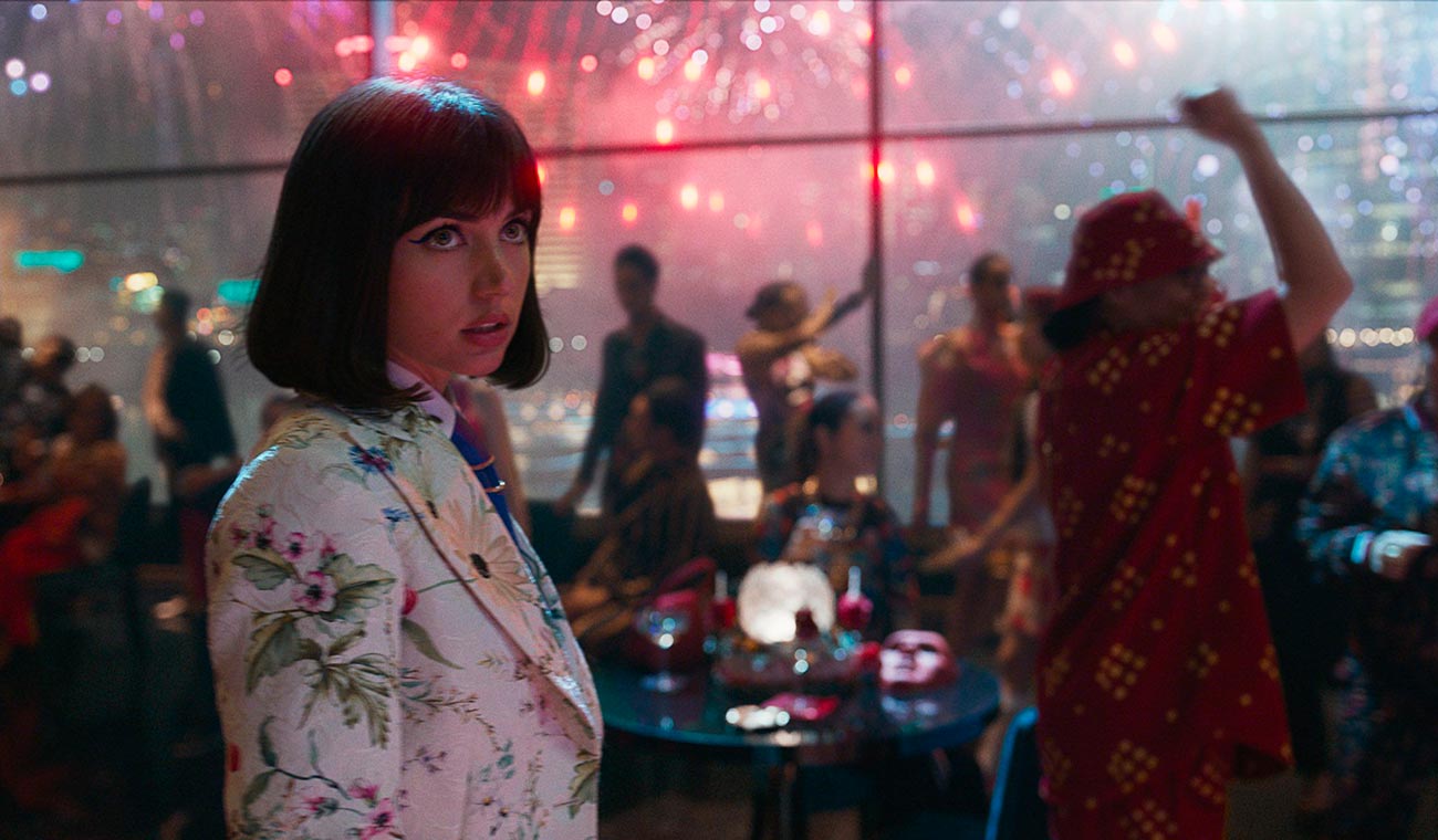 Ana de Armas en la película 'El Hombre del Traje Gris'