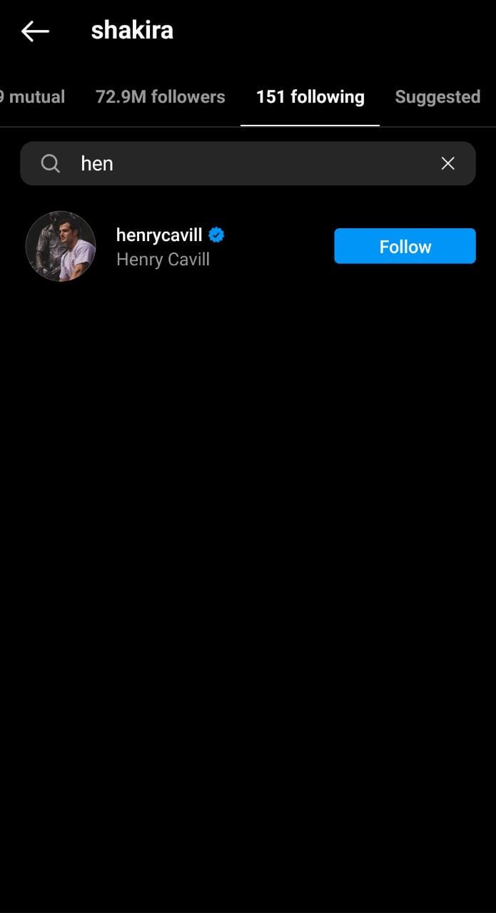 Shakira sigue a Henry Cavill