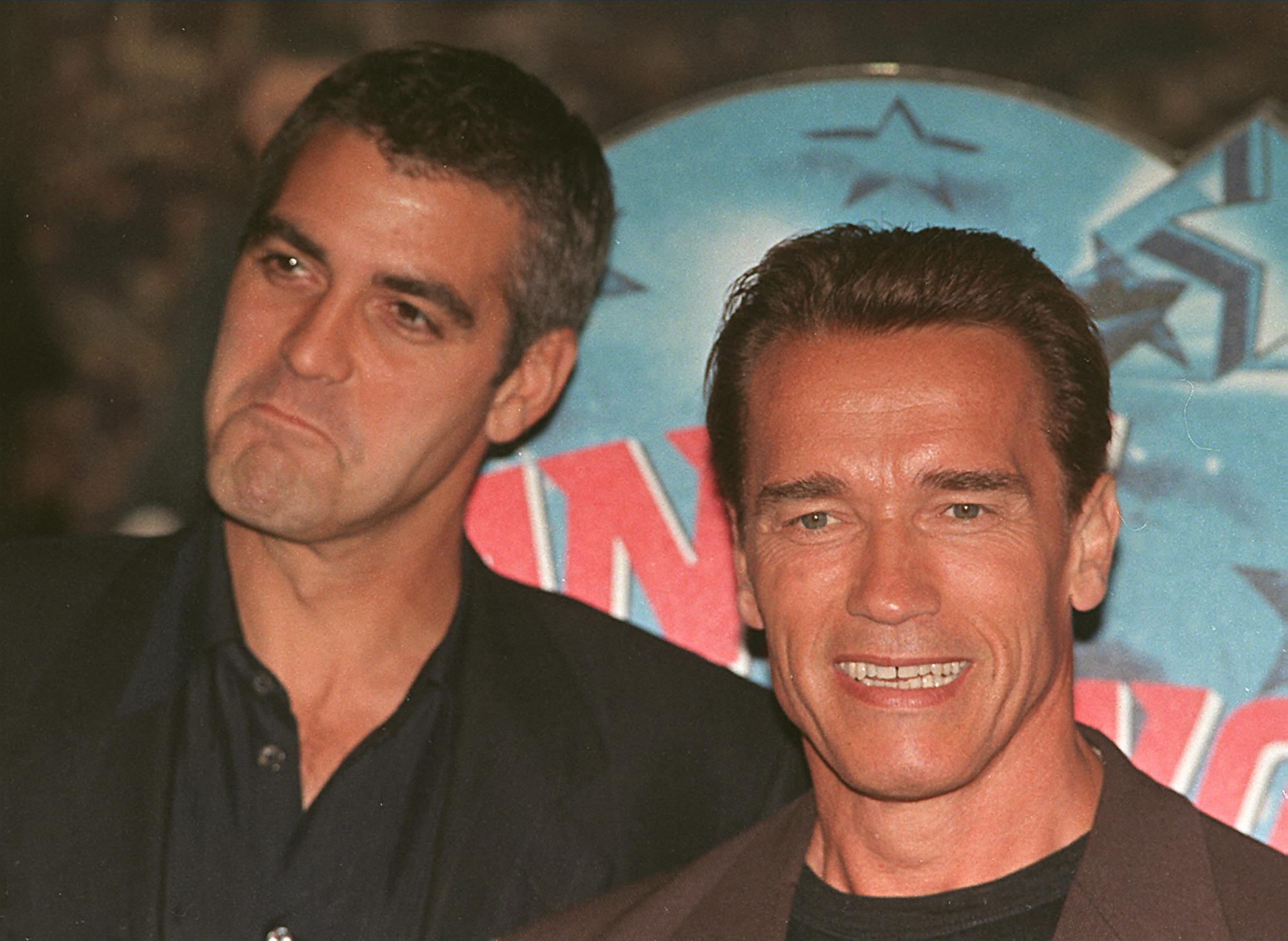 GEORGE CLOONEY - Arnold Schwarzenegger en Batman