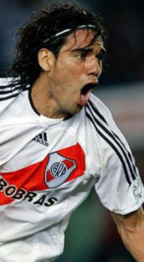 Falcao García jugando para River Plate