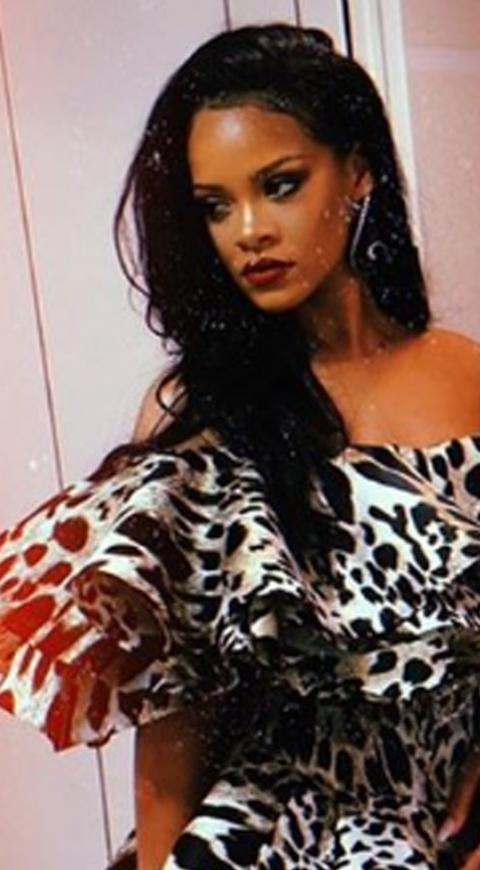 La famosa cantante lanzó una nueva colección que busca que las mujeres se sientan cómodas con su cuerpo y figura.