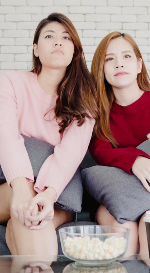 Mujeres viendo películas