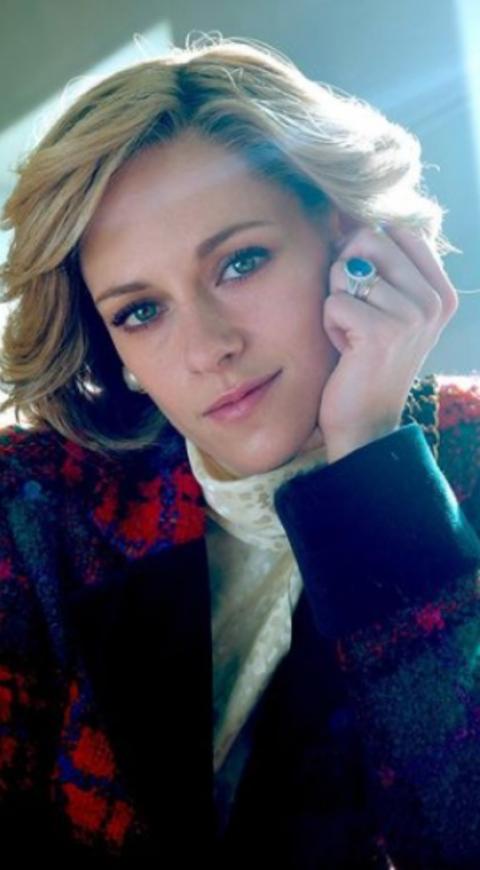 Lady Di encarnada por Kristen Stewart