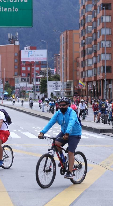 Ciclovía en Bogotá Ciclovía en Bogotá