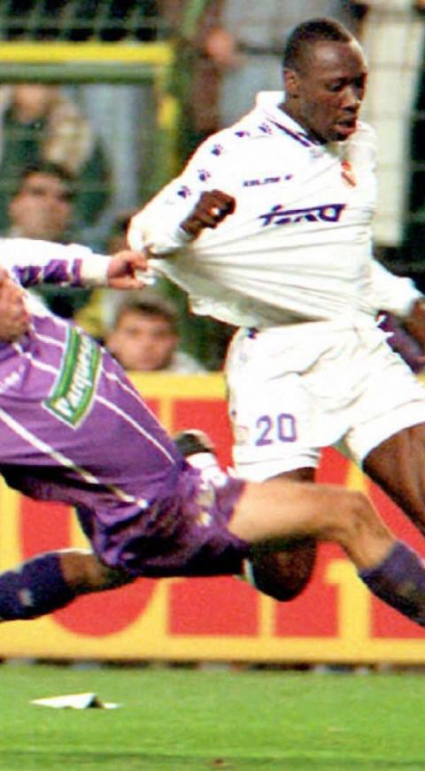 Freddy Rincón cuando jugó para el Real Madrid en 1995