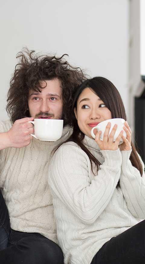 Pareja charlando