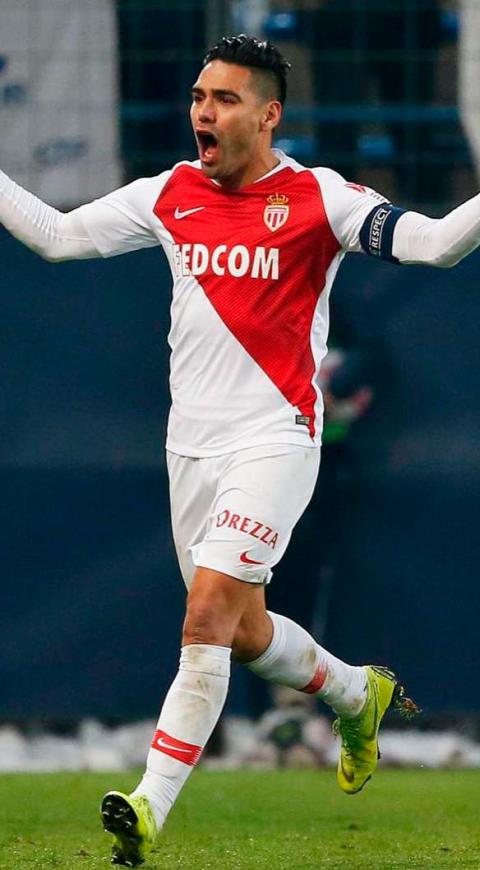Falcao jugando para el Mónaco