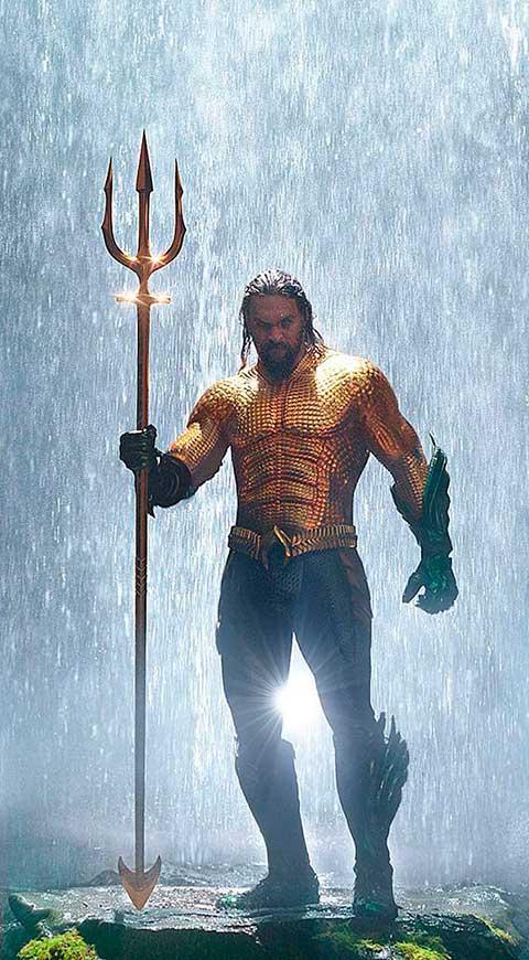 Jason Momoa como Acuaman