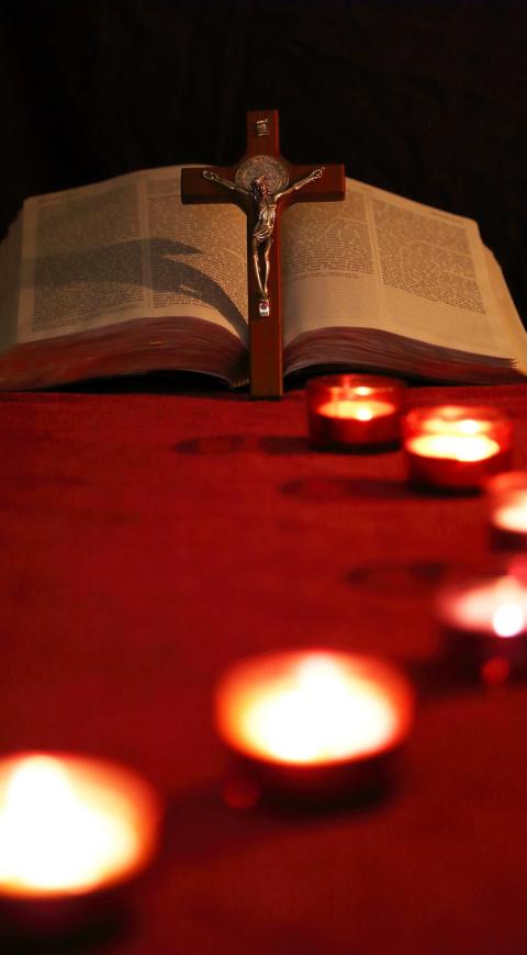 Historias y Secretos de La Biblia en El Cartel Paranormal