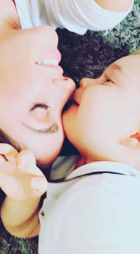 Anahí y su hijo