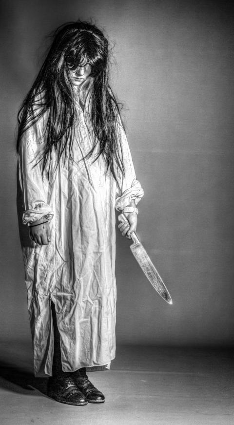 Profecía e Historias en El Cartel Paranormal