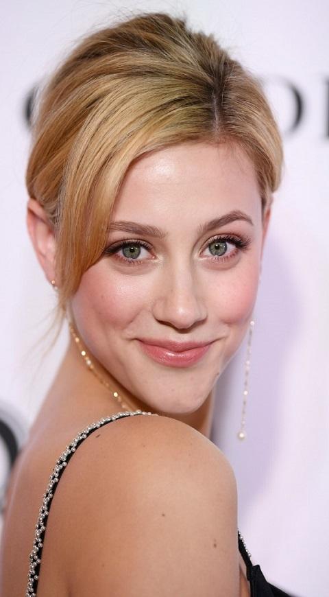 Lili Reinhart