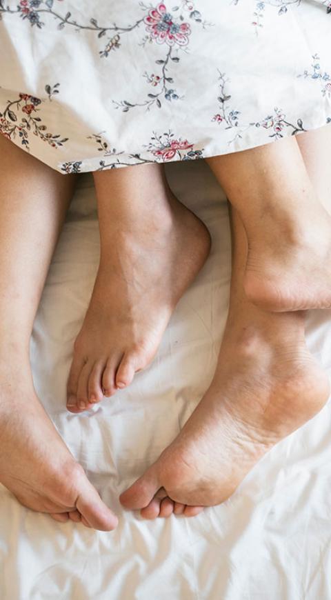 Pareja en la cama