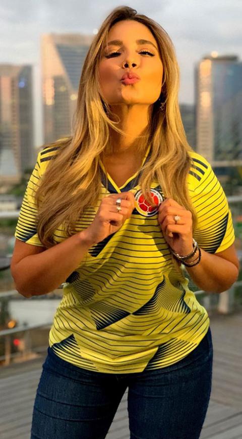 Melissa Martínez con la camiseta de la Selección Colombia