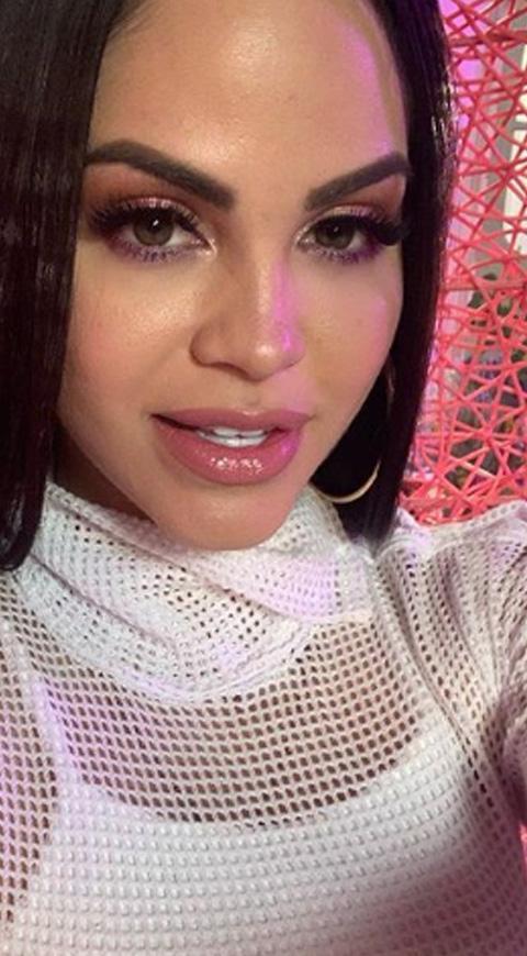 La cantante intercambió mensajes con Rob Kardashian