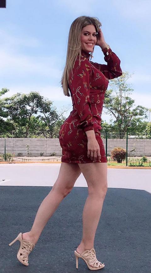 Lorna Cepeda Lorna Cepeda aún es una mujer muy bella