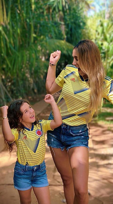 Daniela Ospina junto a su hija Salomé