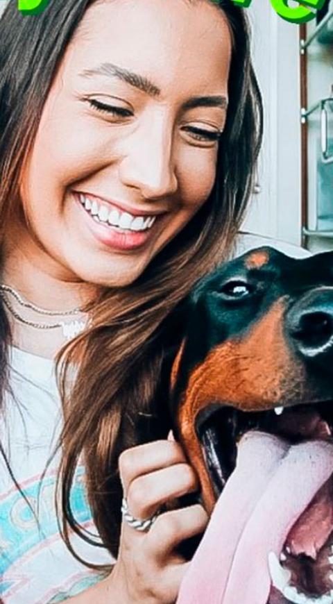 Brooke Houts y su perro