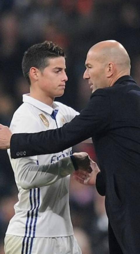 Zidane y James Rodríguez, hace unos años en el Real Madrid