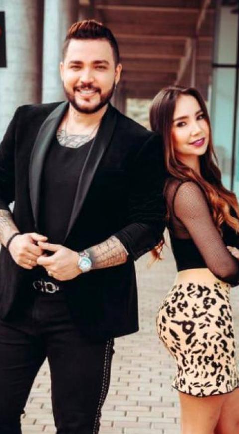 Jessi Uribe y Paola Jara Jessi Uribe y Paola Jara