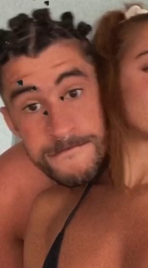 Bad Bunny y su novia Bad Bunny y su novia