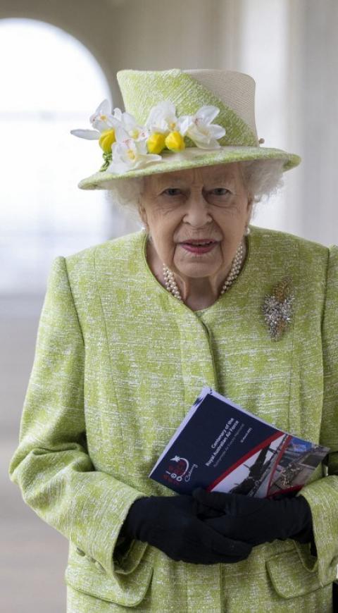 Reina Isabel II Reina Isabel II