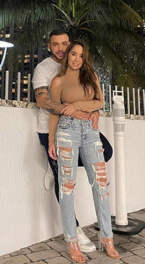 Jessi Uribe y Paola Jara