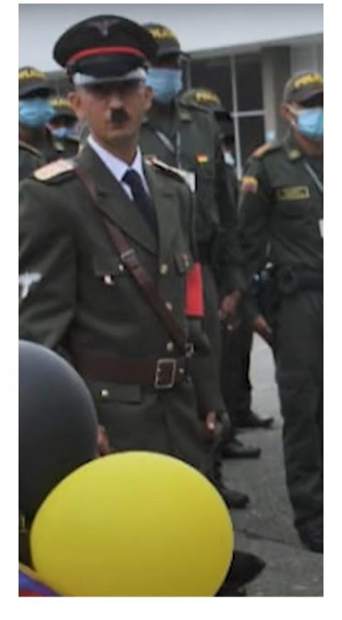 Policías en Tuluá disfrazados de Hitler