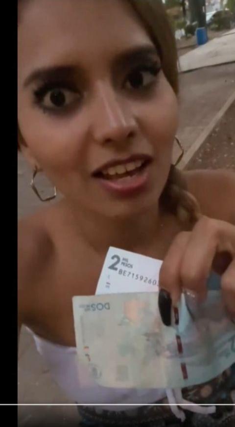 cantante mexicana recibe 4mil pesos y se ilusiona cantante mexicana recibe 4mil pesos y se ilusiona
