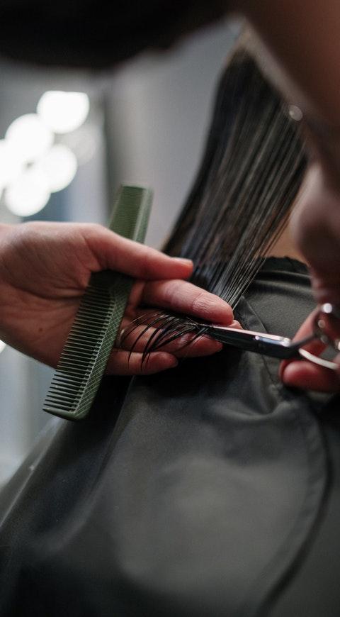 Cortarse el cabello Cortarse el cabello