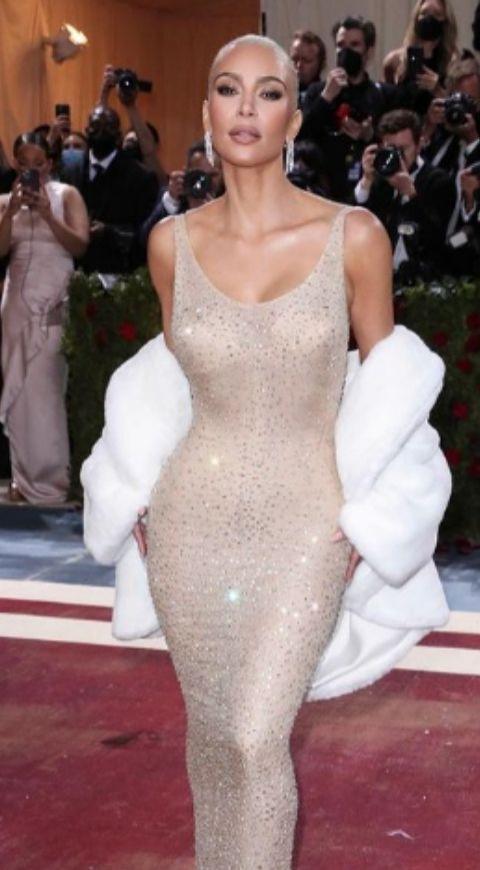 Kim Kardashian en la Met Gala con vestido de Marilyn Monroe Kim Kardashian en la Met Gala con vestido de Marilyn Monroe