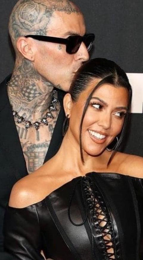 Kourtney Kardashian y Travis Barker se casaron Kourtney Kardashian y Travis Barker juntos