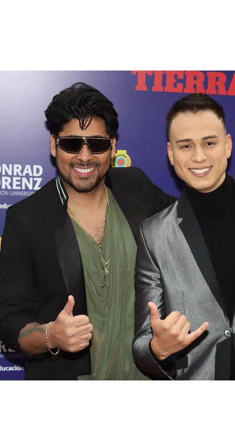 Lowe León Lowe León en la alfombra roja de los Premios Nuestra Tierra 2022