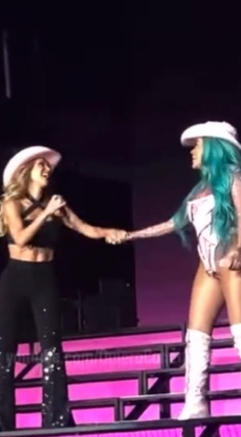 Anahí y Karol G en México Anahí y Karol G en México